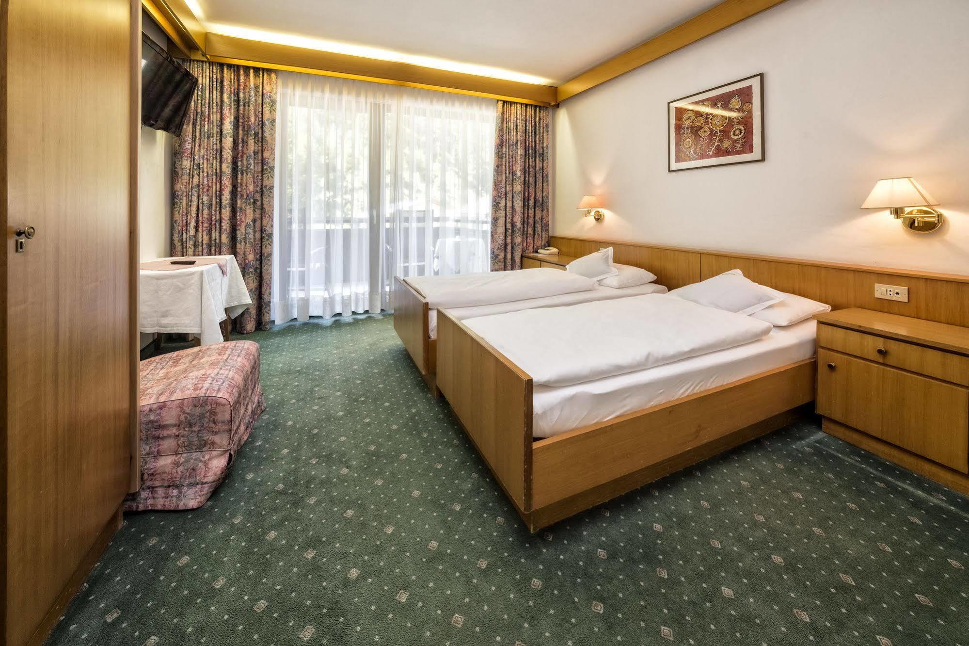 Hotel Armin Selva di Val Gardena Dış mekan fotoğraf